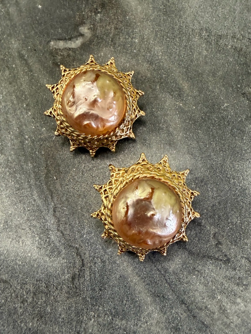 Vintage Hattie Carnegie Golden Champagne Sun Pearl Statement Clip On Earrings - Picture 8 of 11